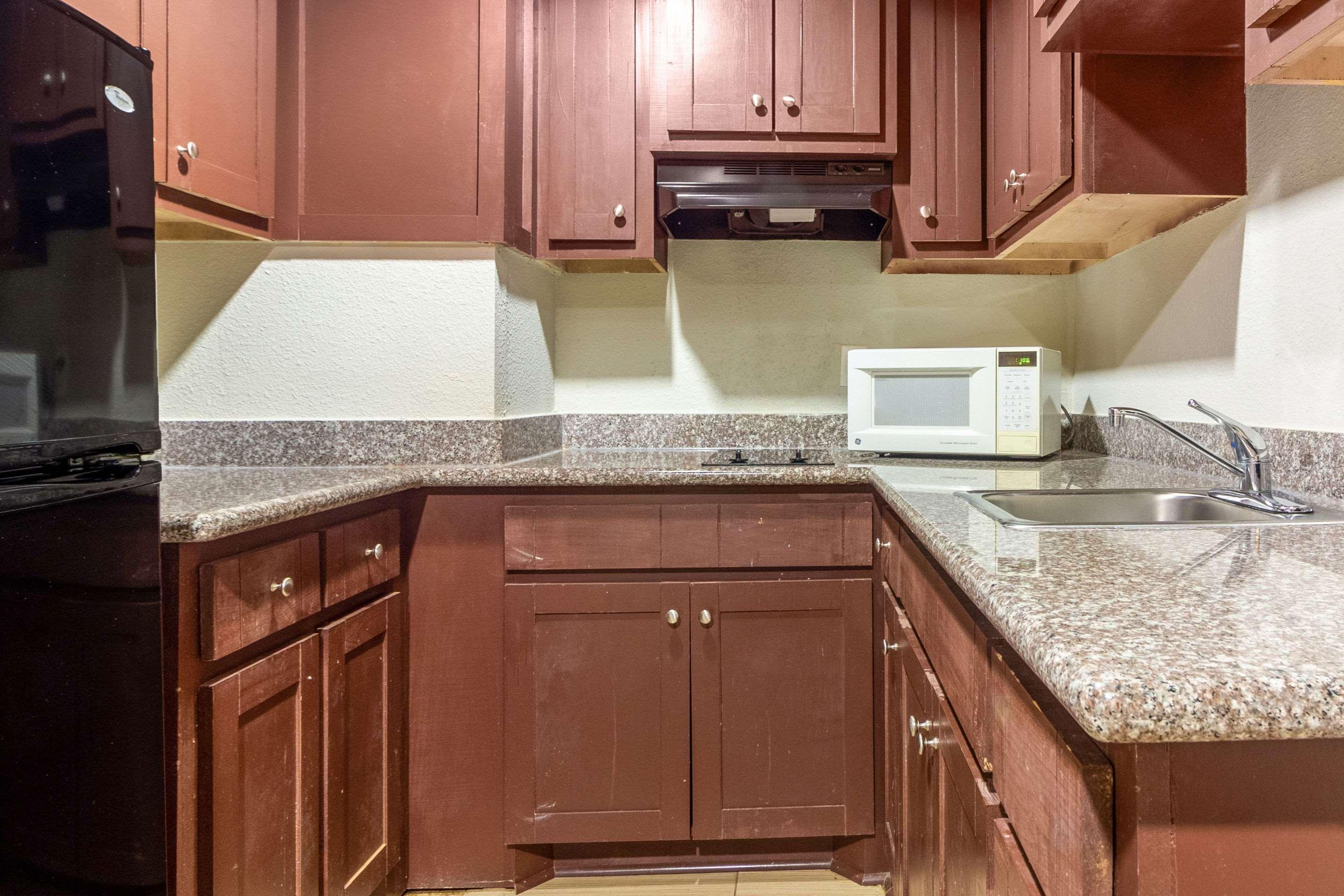 Rodeway Inn & Suites Houston Near Medical Center Bagian luar foto