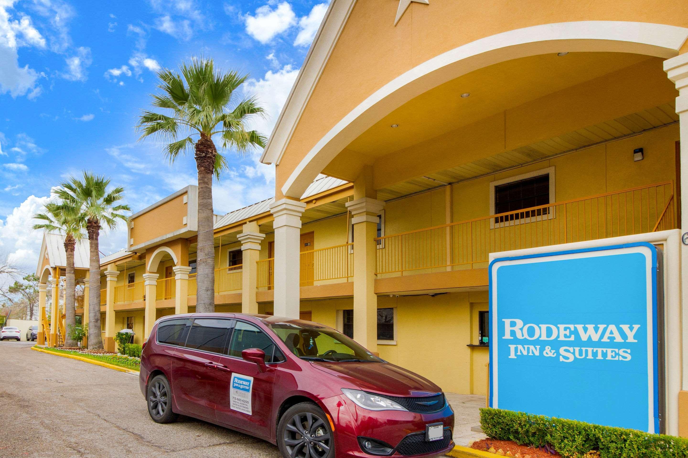 Rodeway Inn & Suites Houston Near Medical Center Bagian luar foto