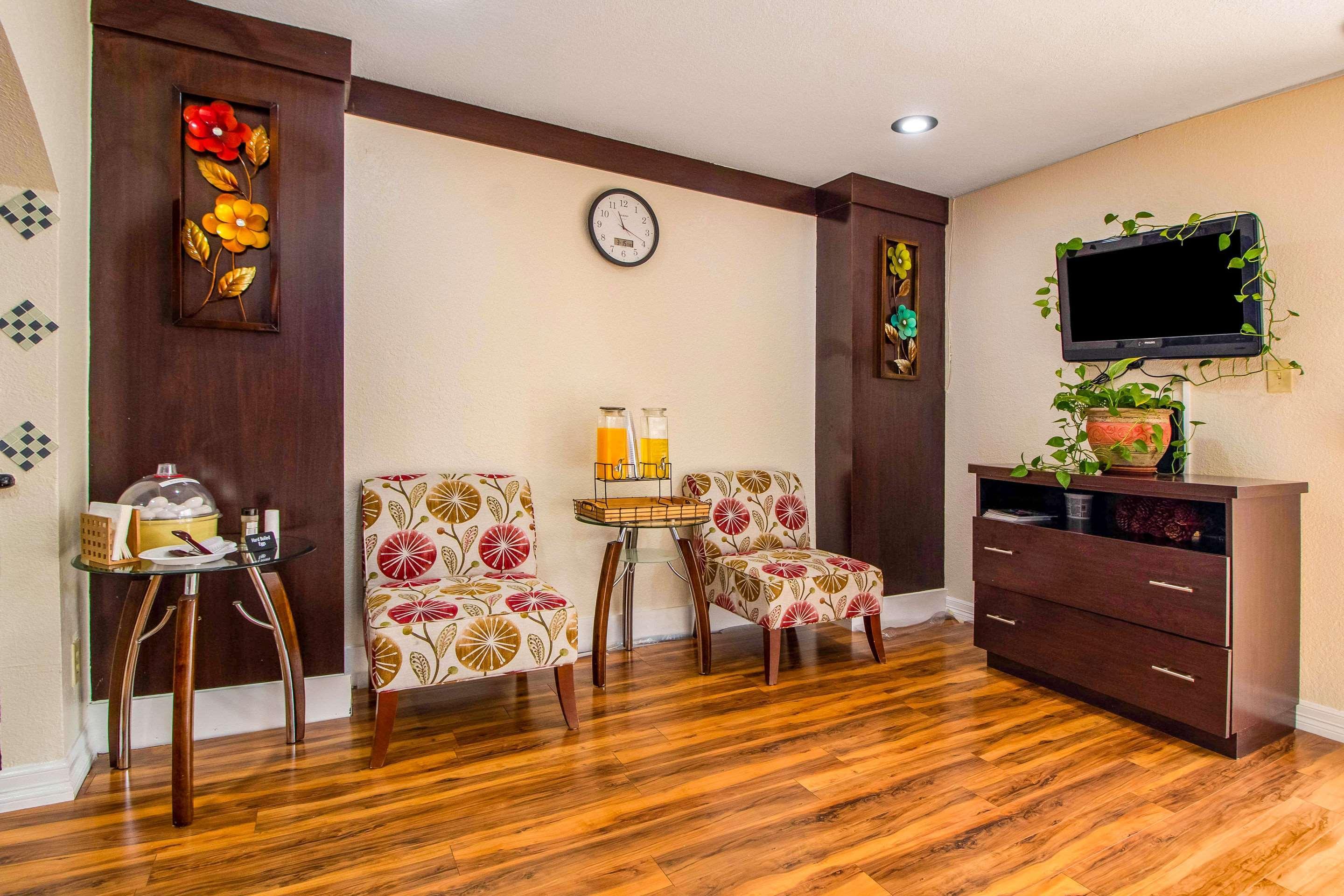 Rodeway Inn & Suites Houston Near Medical Center Bagian luar foto