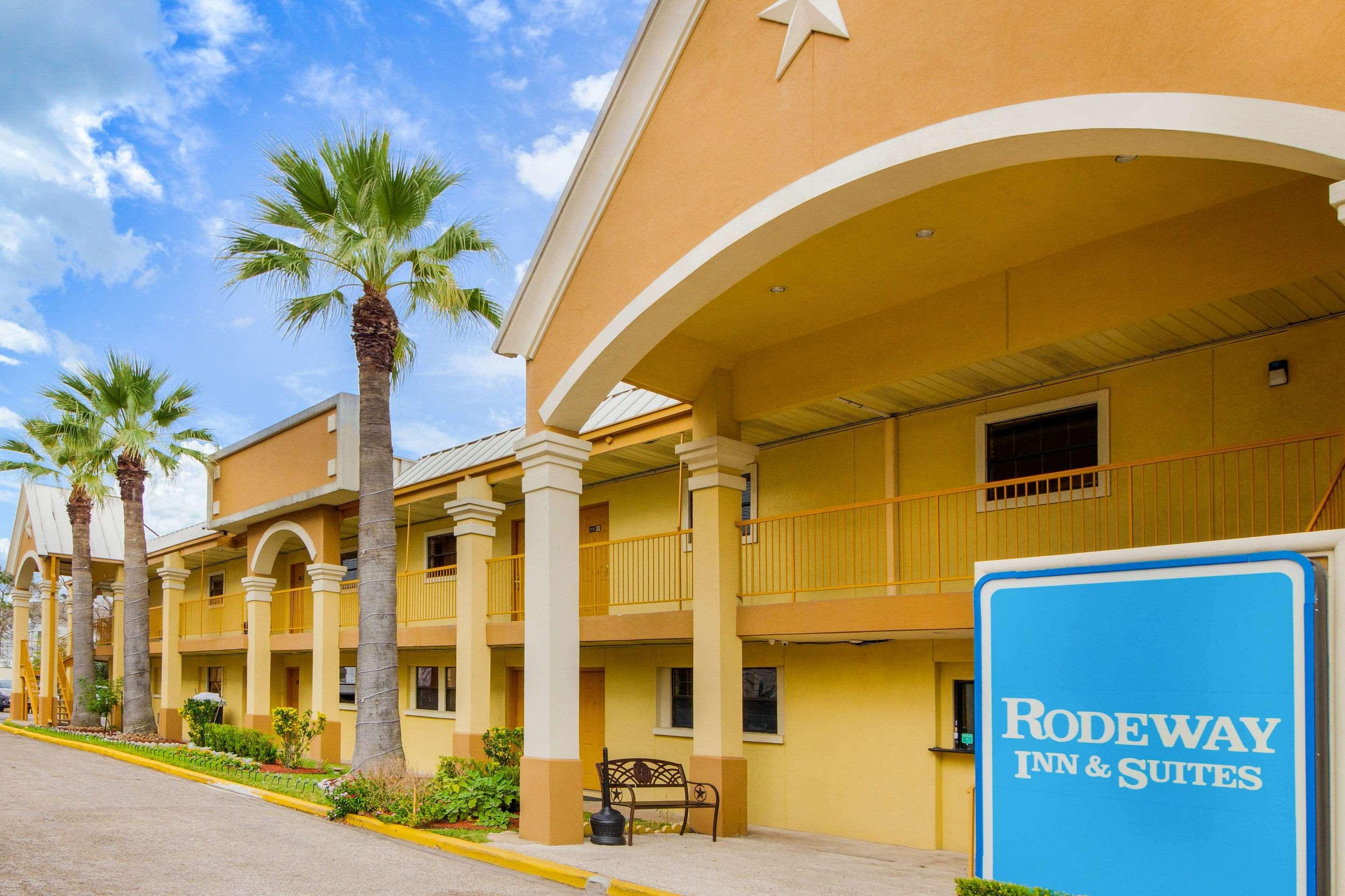 Rodeway Inn & Suites Houston Near Medical Center Bagian luar foto