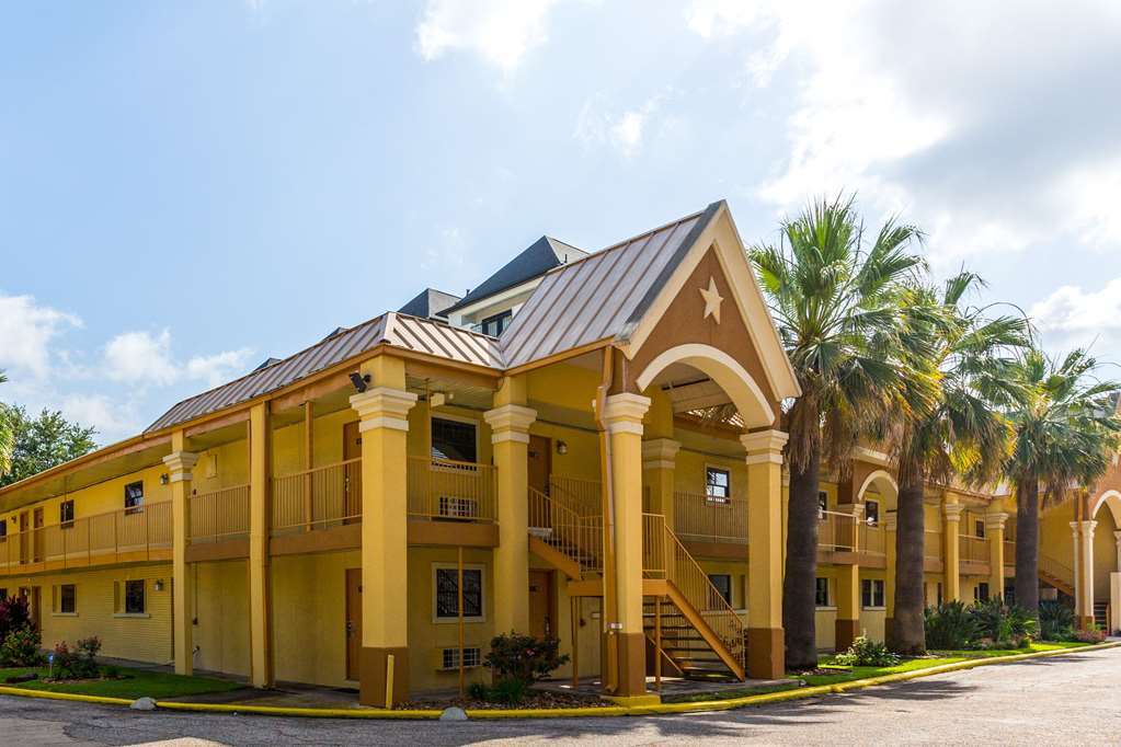 Rodeway Inn & Suites Houston Near Medical Center Bagian luar foto